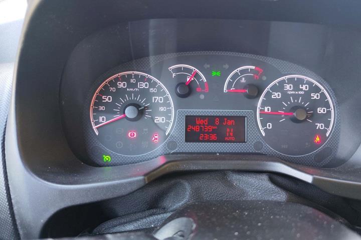 Gul Fiat Qubo fra 2015