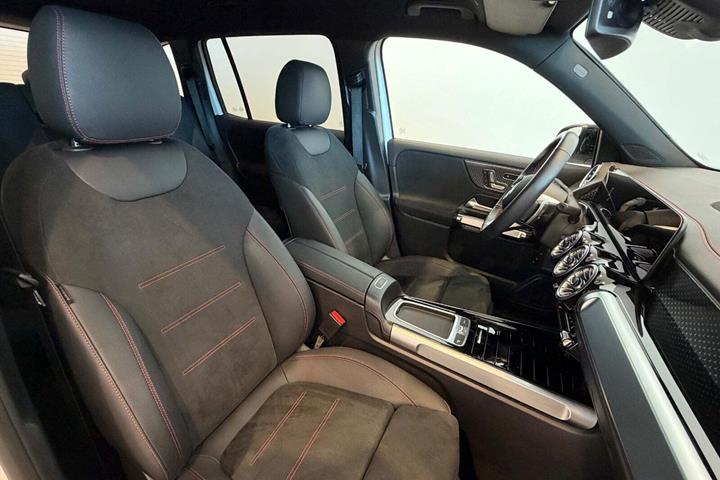 Hvid Mercedes EQB250+ fra 2025