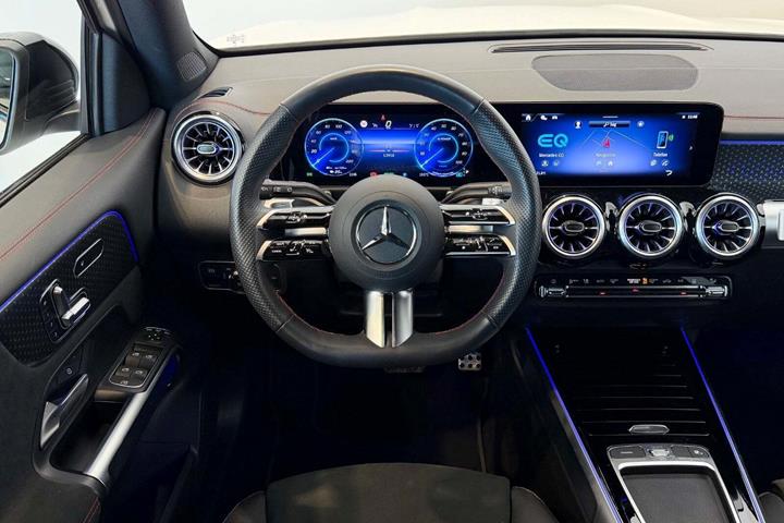 Hvid Mercedes EQB250+ fra 2025