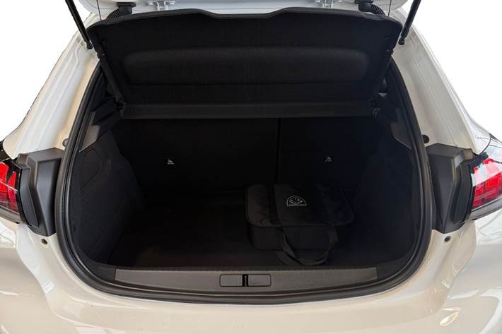 Hvid Peugeot e-208 fra 2022