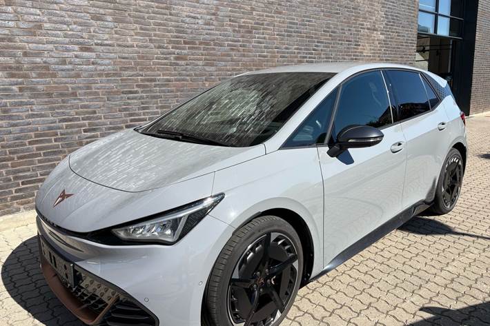 Grå Cupra Born fra 2025