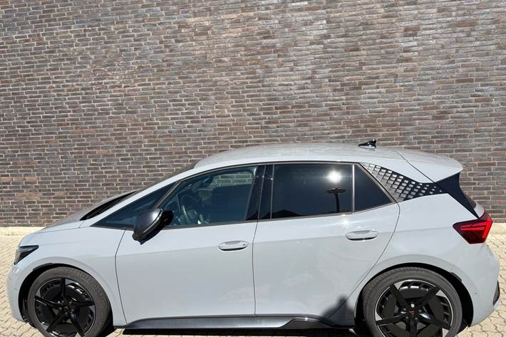 Grå Cupra Born fra 2025