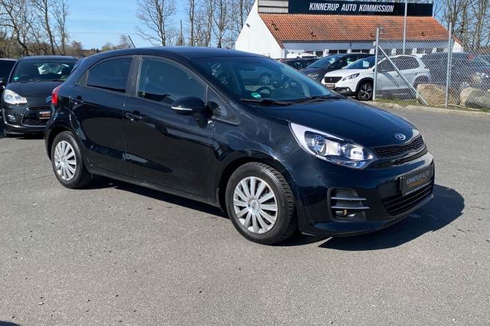 Sort Kia Rio fra 2015