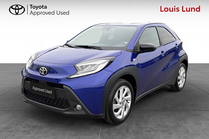Blå Toyota Aygo X fra 2024