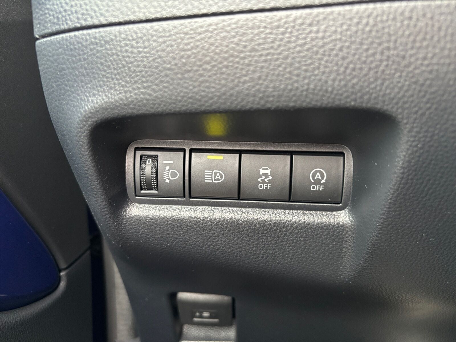 Blå Toyota Aygo X fra 2024