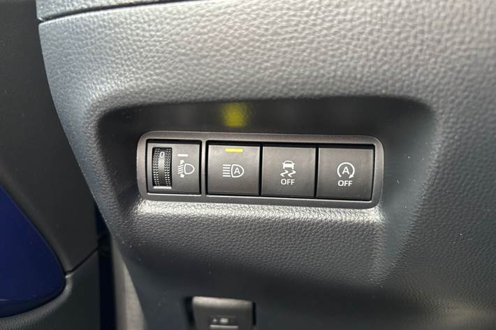 Blå Toyota Aygo X fra 2024