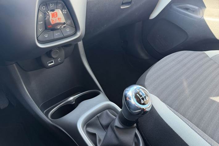 Hvid Toyota Aygo fra 2019