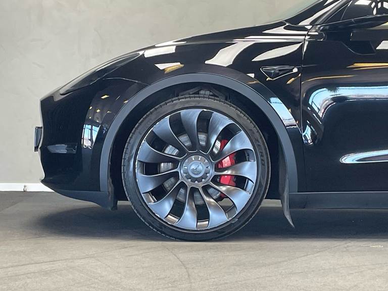 Tesla Model Y EL Performance AWD 534HK 5d Aut.