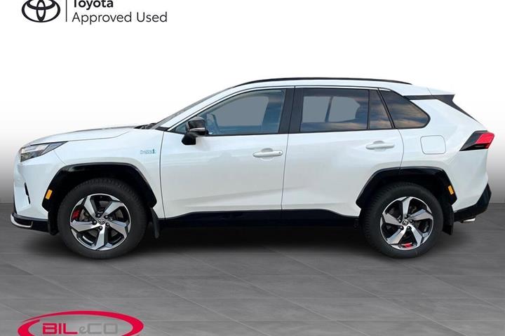 Hvid Toyota RAV4 Plug-in fra 2022