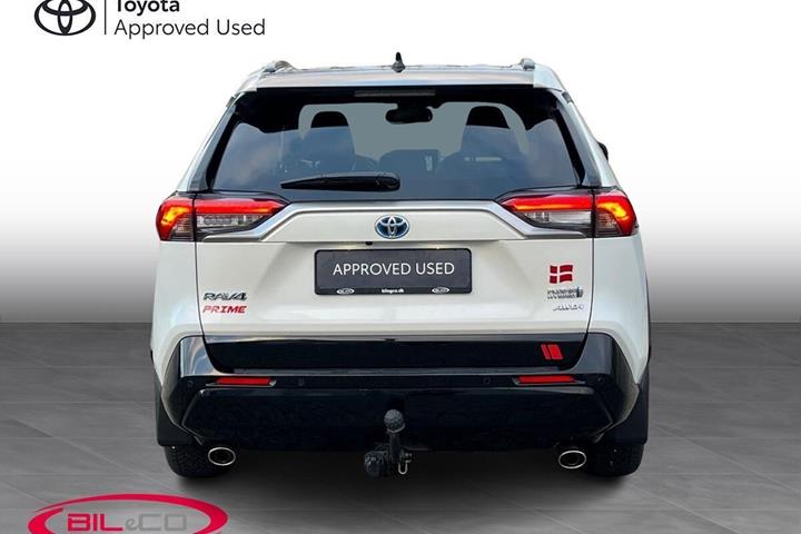 Hvid Toyota RAV4 Plug-in fra 2022