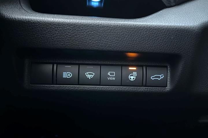 Hvid Toyota RAV4 Plug-in fra 2022
