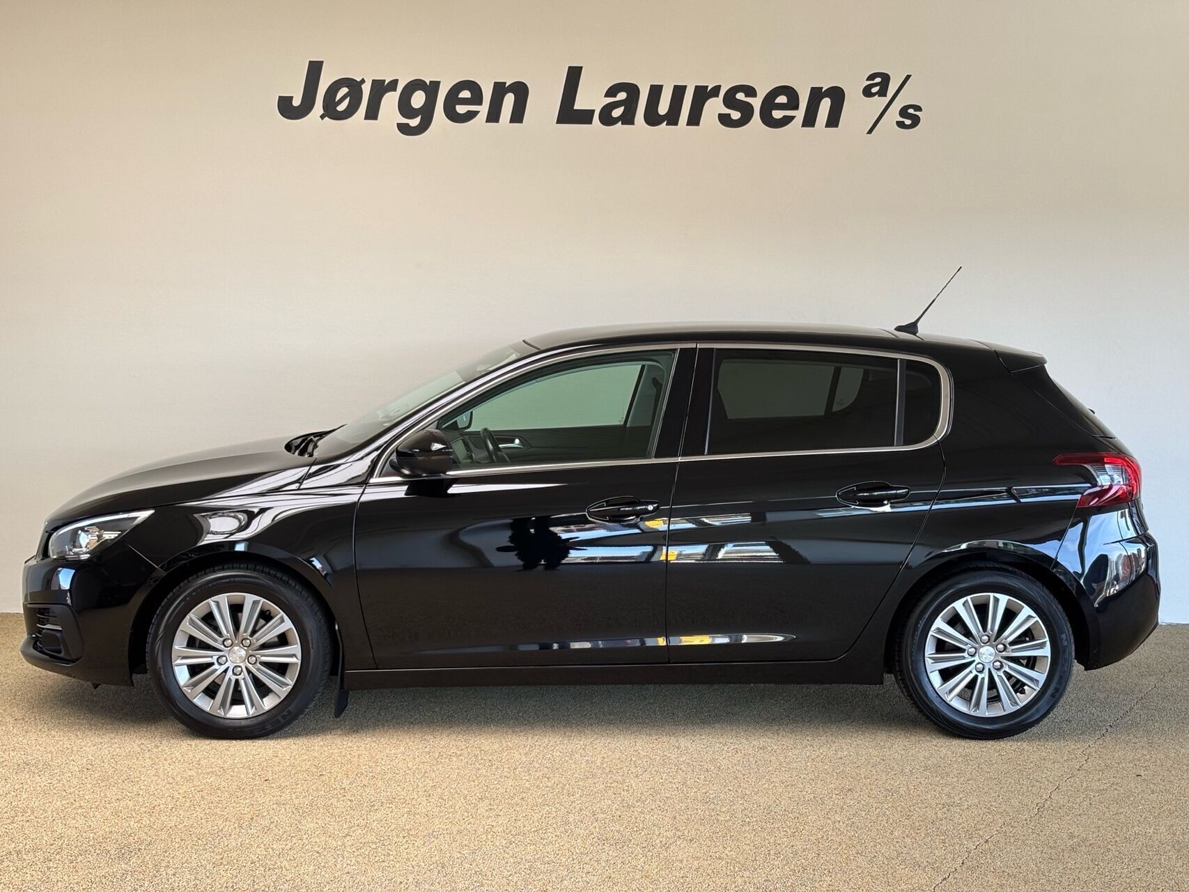 Peugeot 308 1,5 BlueHDi Prestige 130HK 5d 6g