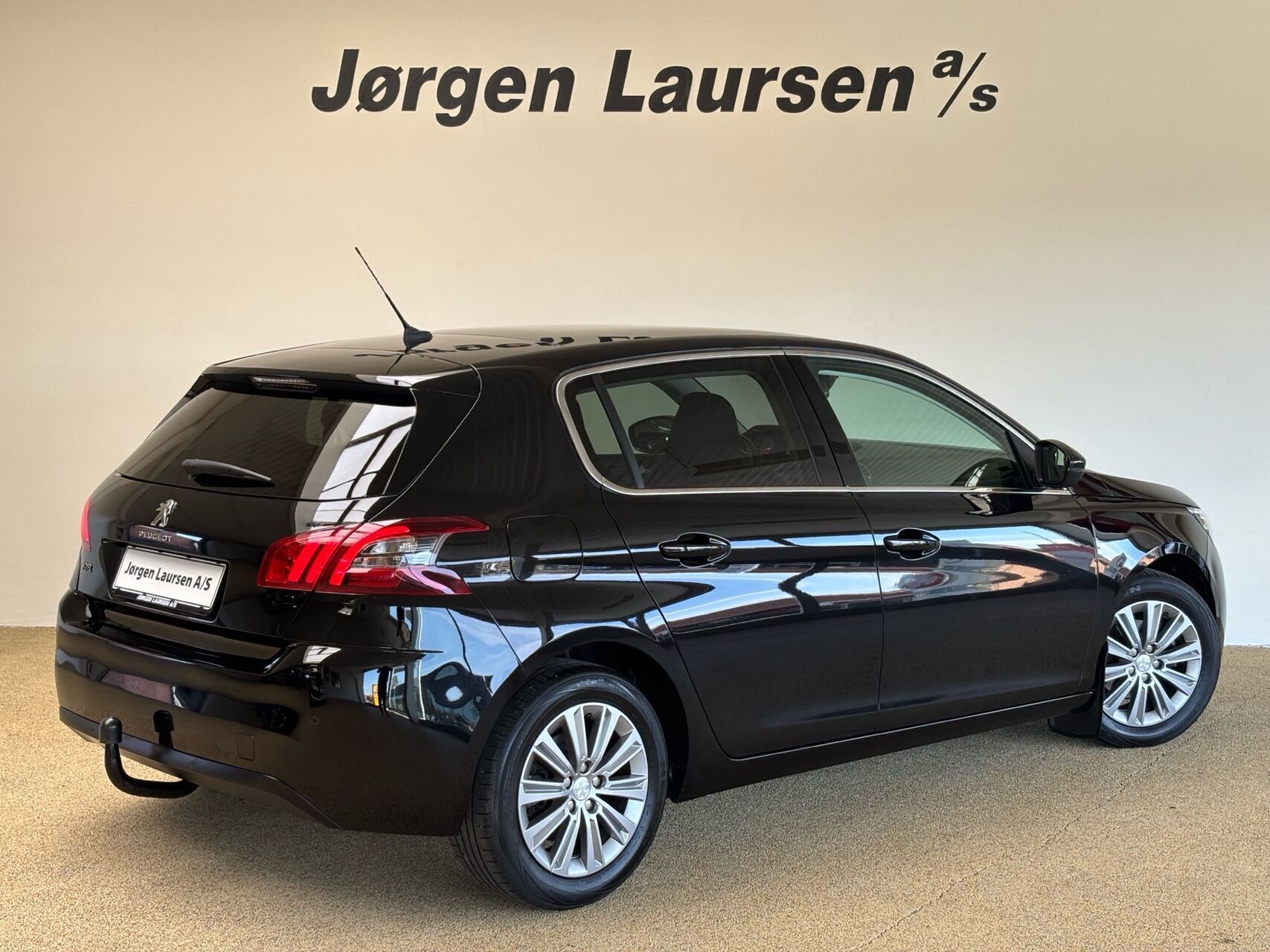 Sort Peugeot 308 fra 2019