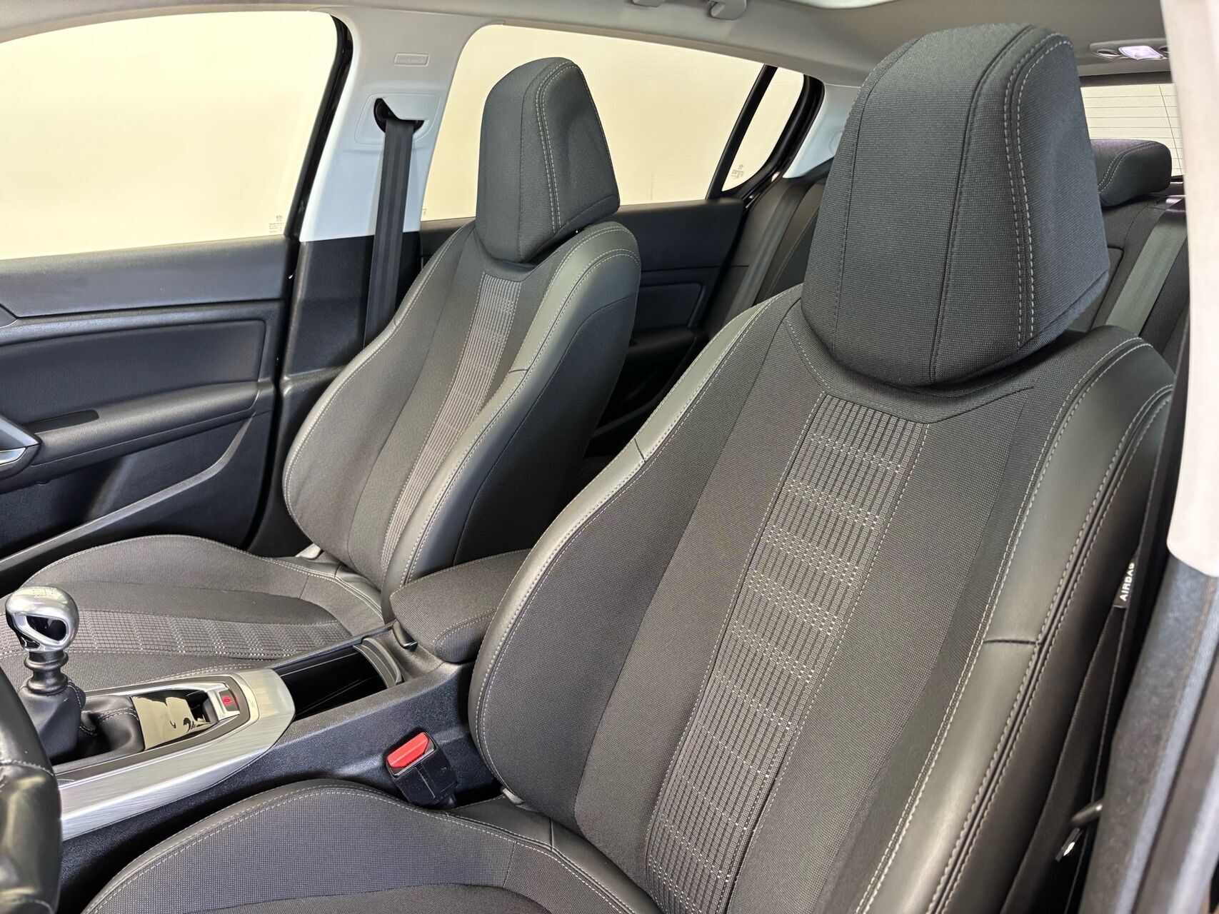 Peugeot 308 1,5 BlueHDi Prestige 130HK 5d 6g