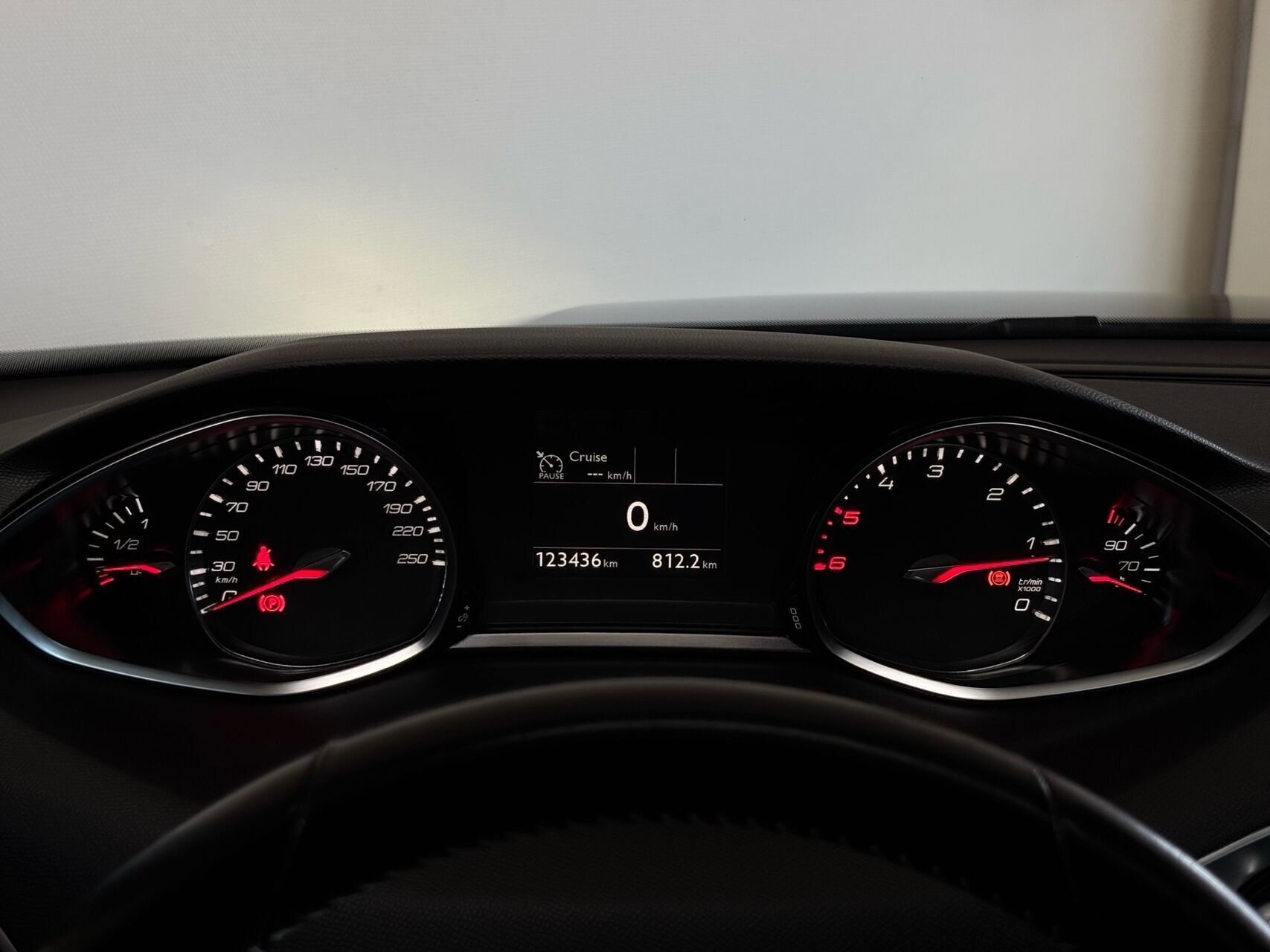 Sort Peugeot 308 fra 2019