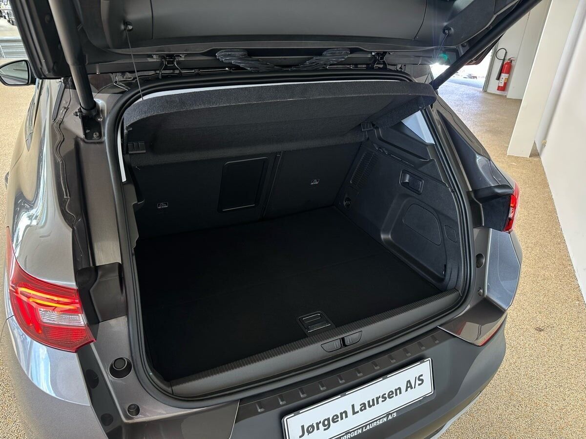 Grå Opel Grandland X fra 2021