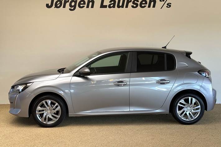 Grå Peugeot 208 fra 2021