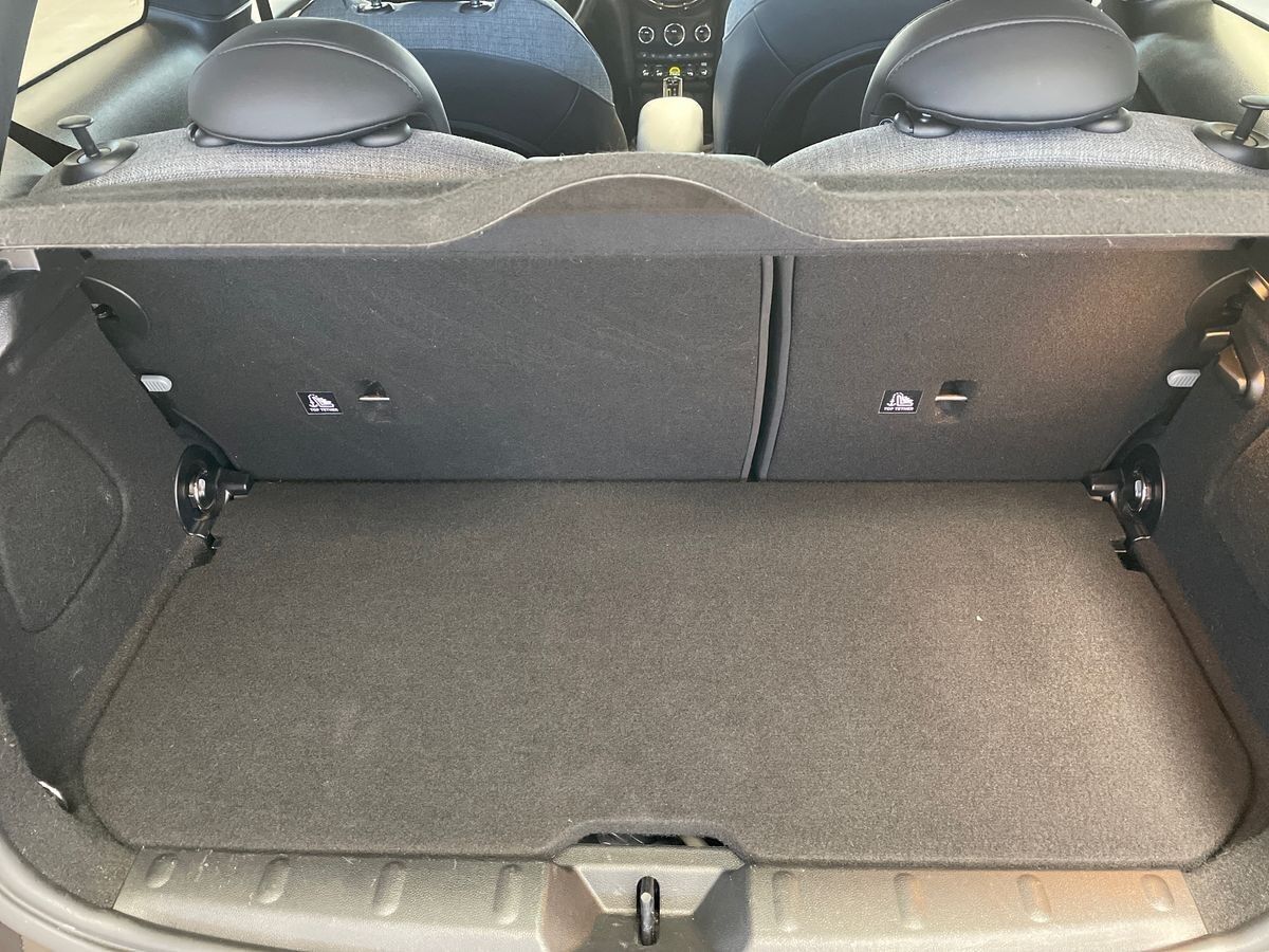 Sort Mini Cooper SE fra 2021