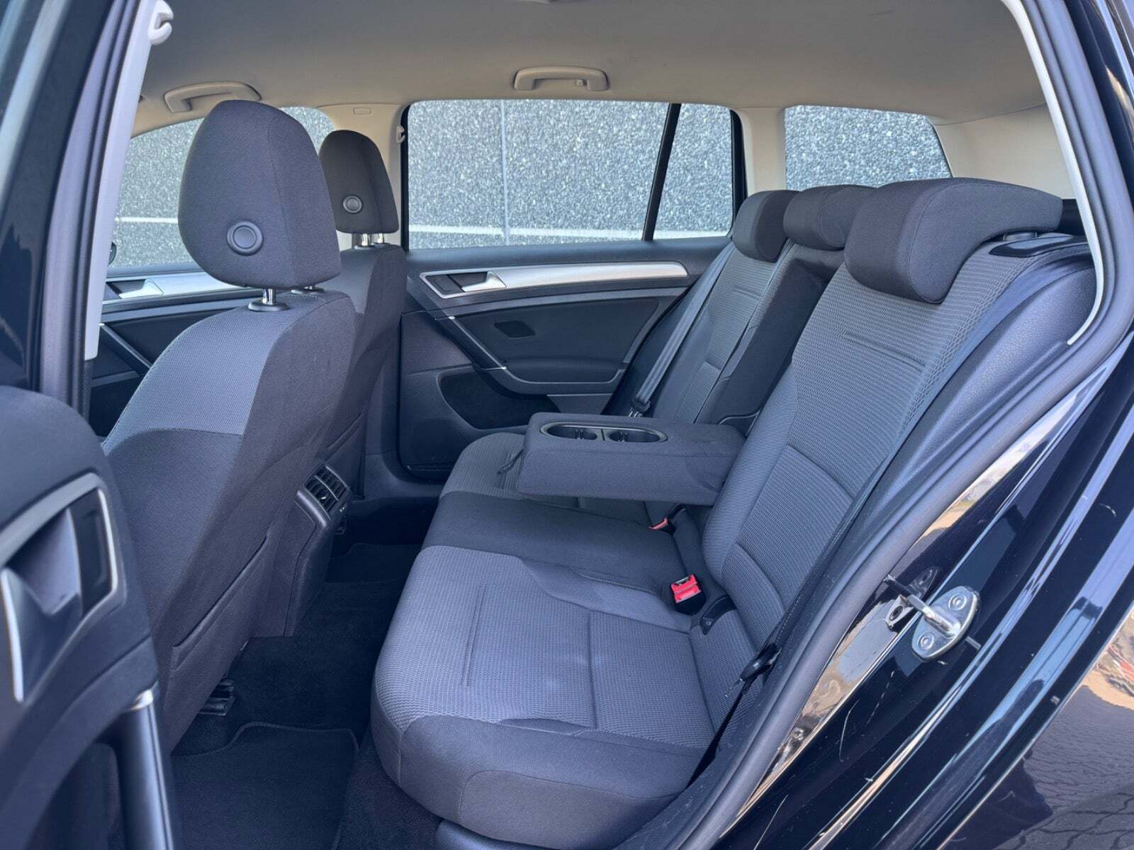 Sort VW Golf VII fra 2016