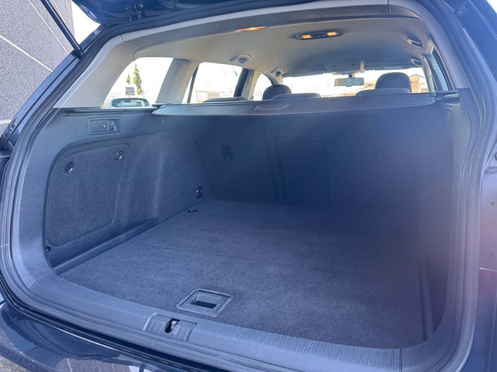 Sort VW Golf VII fra 2016