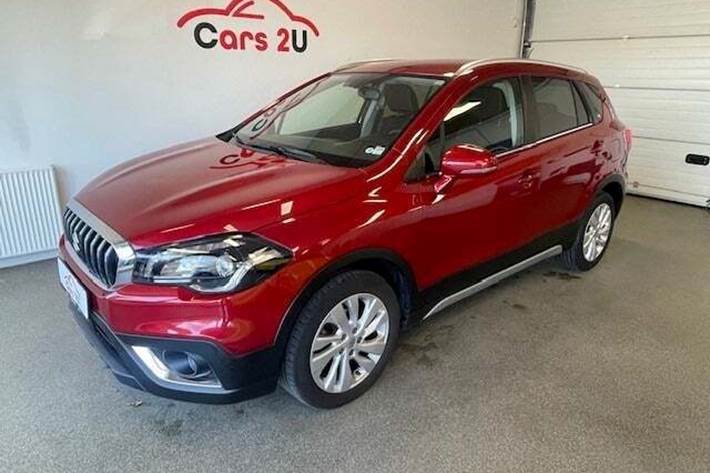 Rød Suzuki S-Cross fra 2019