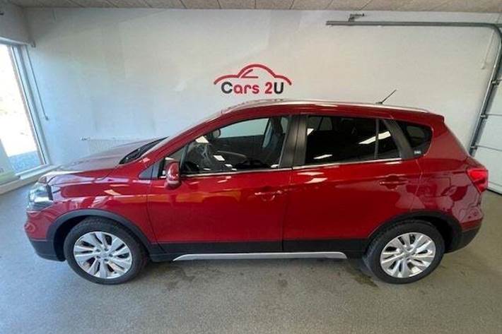 Rød Suzuki S-Cross fra 2019