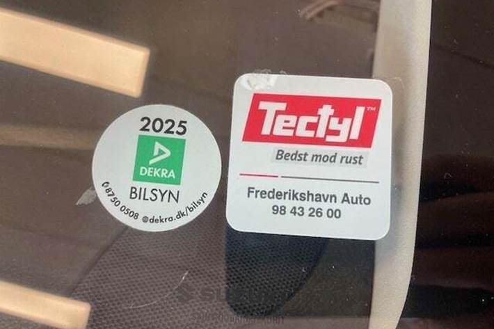 Rød Suzuki S-Cross fra 2019