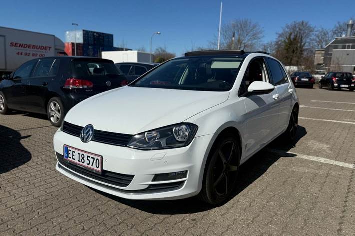 Hvid VW Golf VII fra 2015