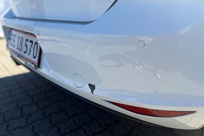 Hvid VW Golf VII fra 2015