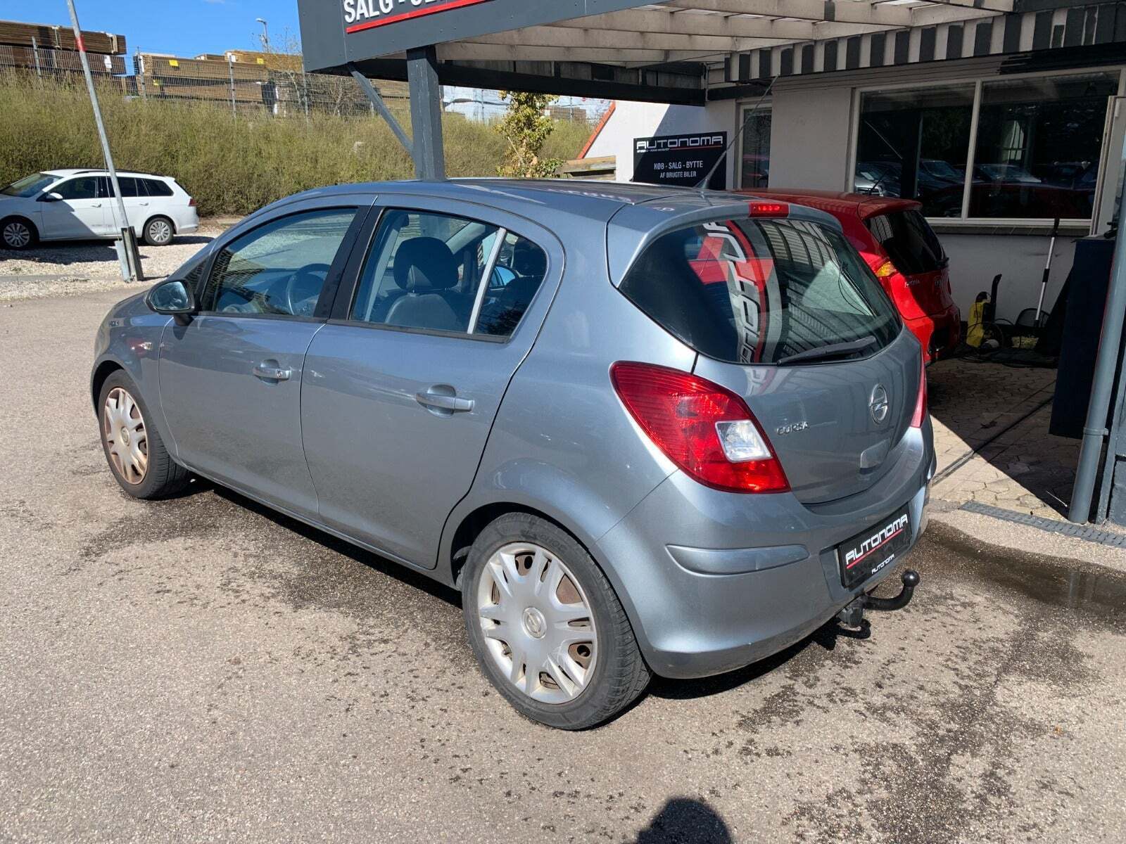 Blå Opel Corsa fra 2011