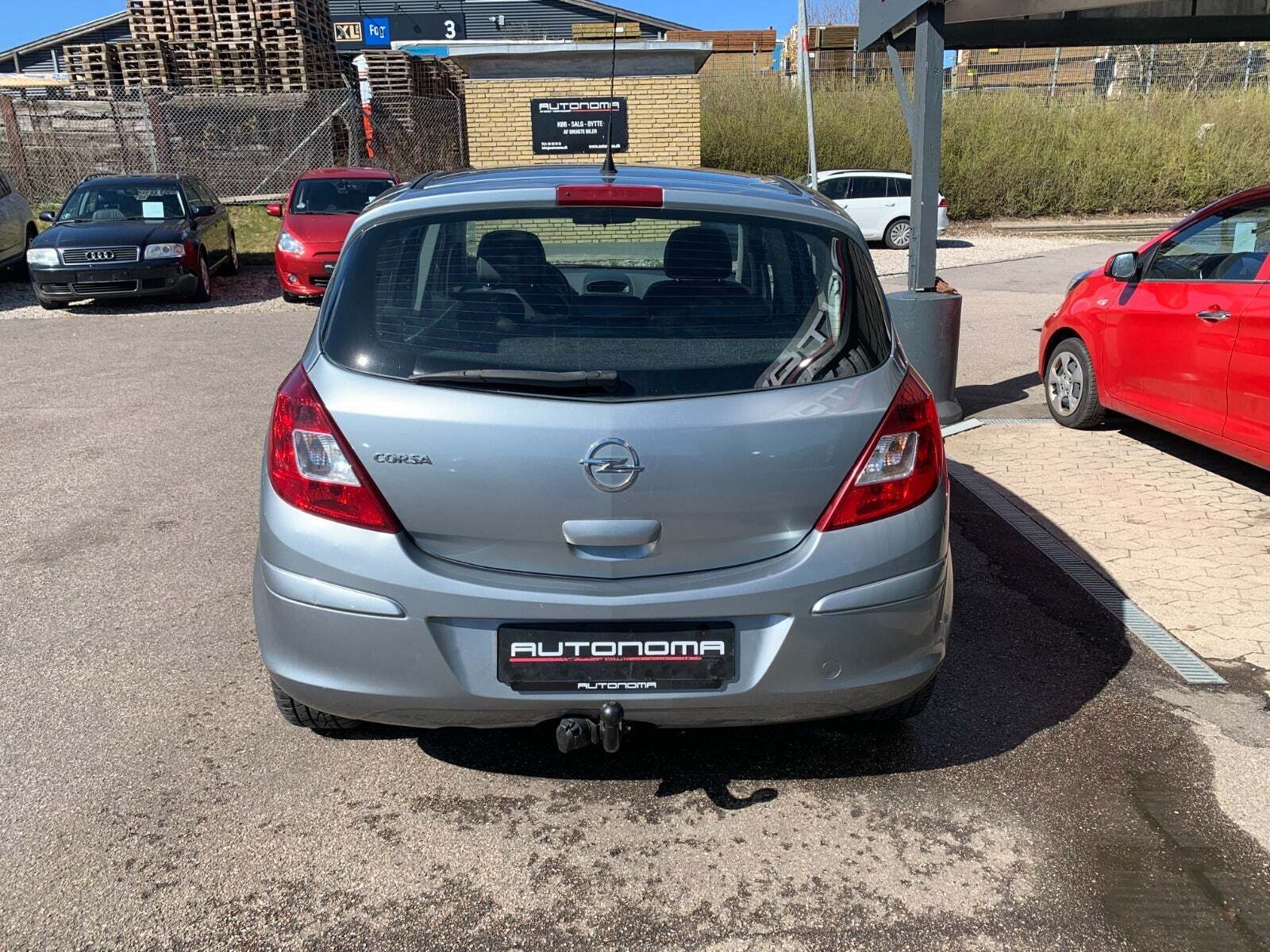 Blå Opel Corsa fra 2011