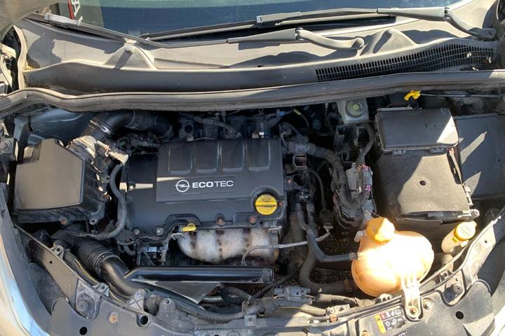 Blå Opel Corsa fra 2011
