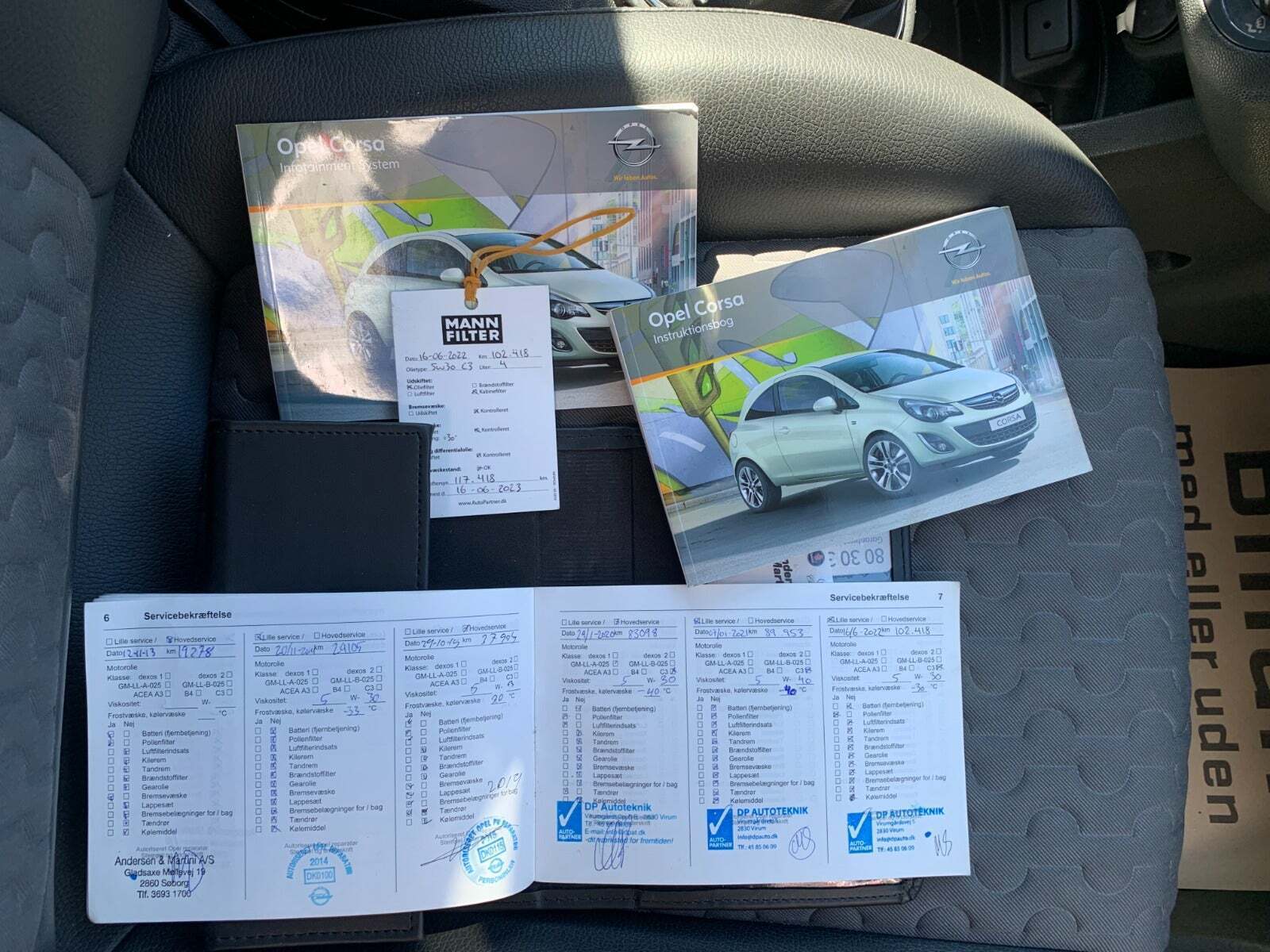 Blå Opel Corsa fra 2011