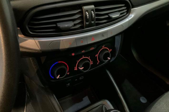 Hvid Fiat Tipo fra 2019