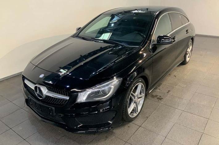 Sort Mercedes CLA200 fra 2016