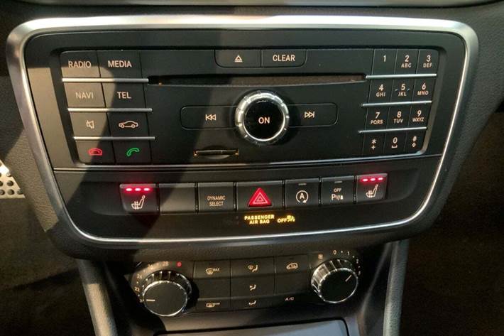 Sort Mercedes CLA200 fra 2016