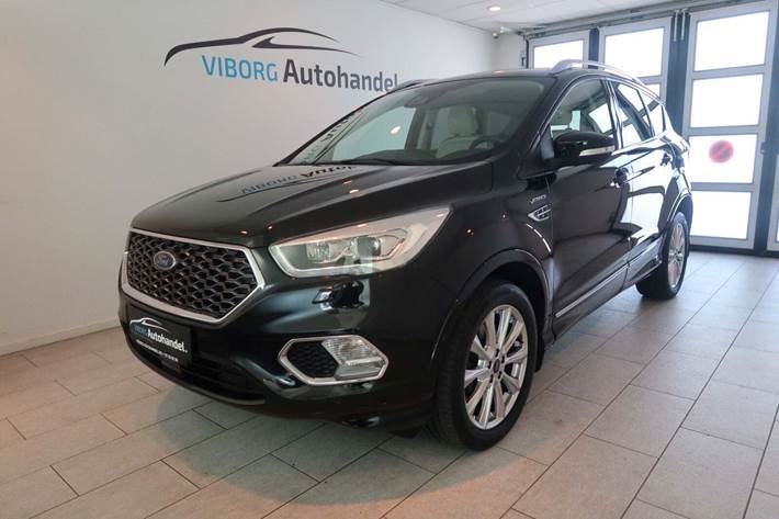 Sort Ford Kuga fra 2018 set udefra