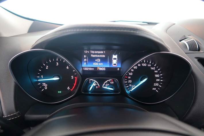 Sort Ford Kuga fra 2018