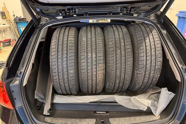 Sort BMW 318d fra 2015
