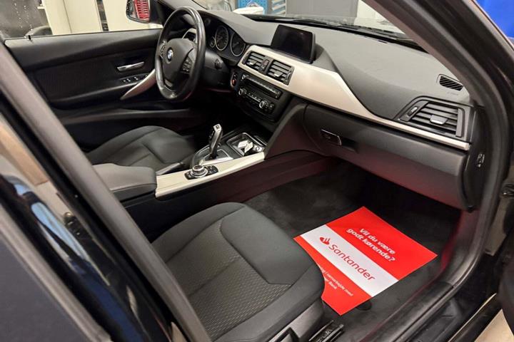 Sort BMW 318d fra 2015