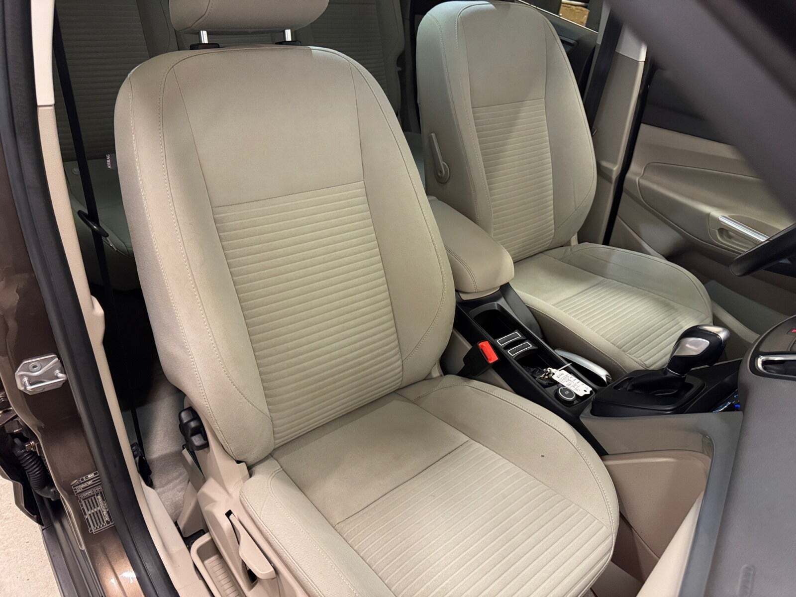 Brun Ford C-MAX fra 2016