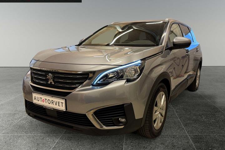 Grå Peugeot 5008 fra 2019 set udefra