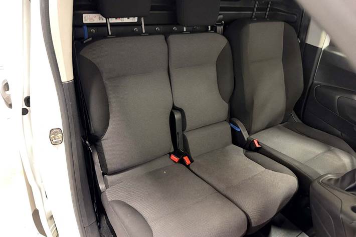 Hvid Opel Combo fra 2021