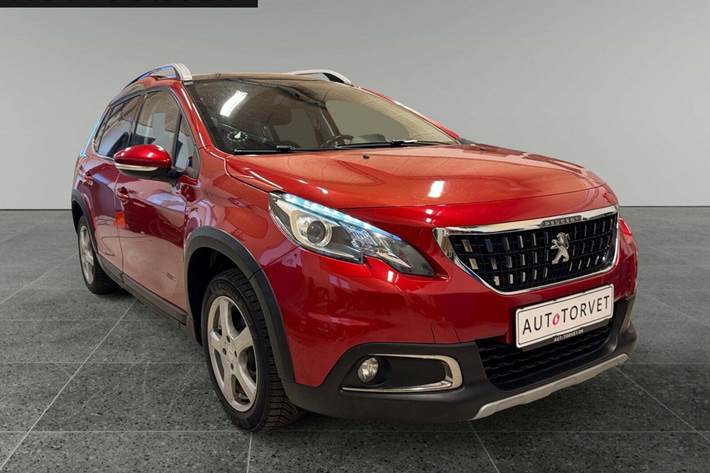 Rød Peugeot 2008 fra 2017