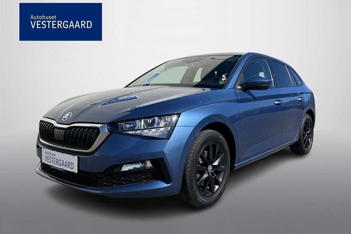 Blå Skoda Scala fra 2021 set udefra