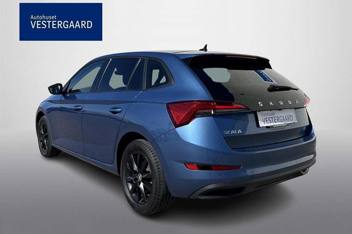 Blå Skoda Scala fra 2021