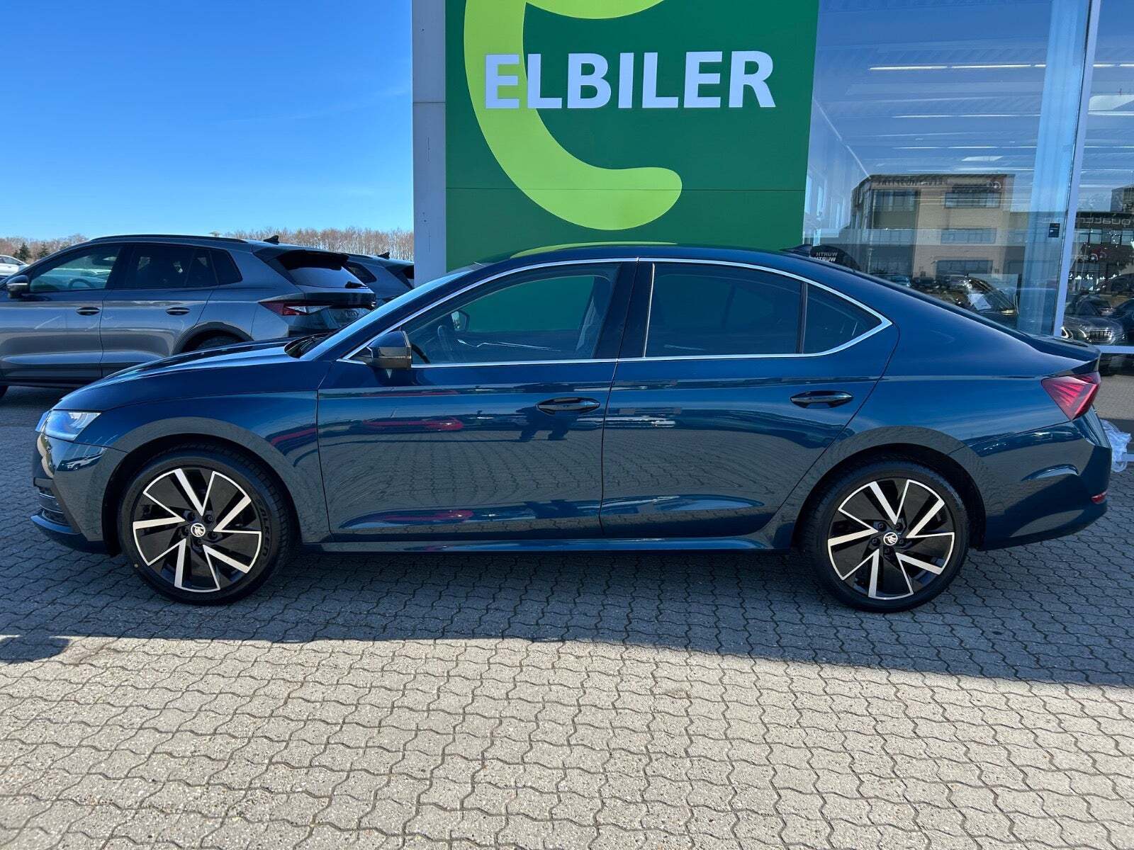Blå Skoda Octavia fra 2020