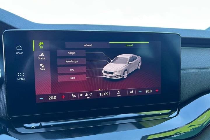 Blå Skoda Octavia fra 2020