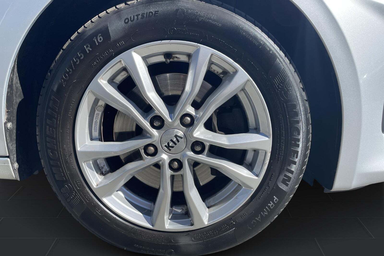 Sølv Kia Ceed fra 2021