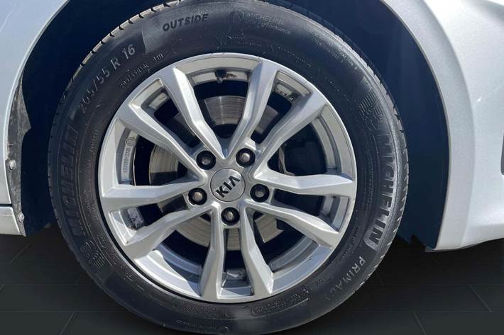 Sølv Kia Ceed fra 2021